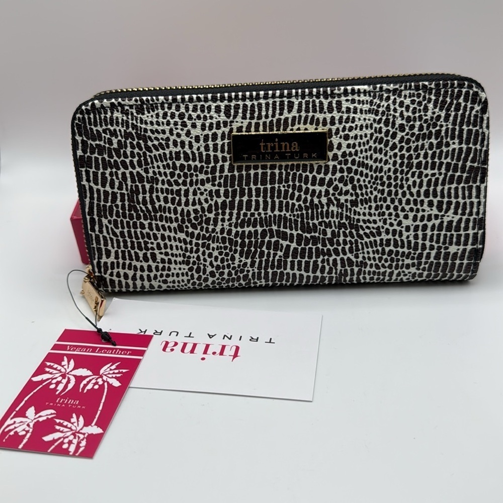 NWT Trina Turk Large Zip Around Croc Wallet - Picture 2 of 8